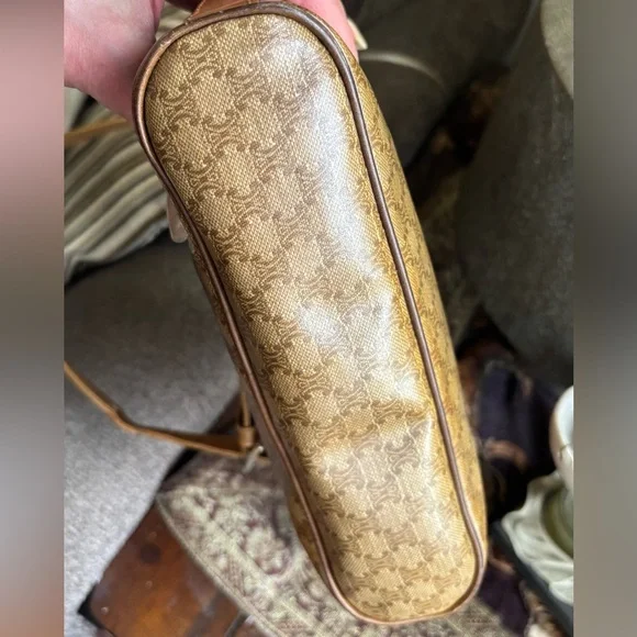 Authentic CELINE Brown macadam coated leather Patterned 3 compartments crossbody - Picture 5 of 16